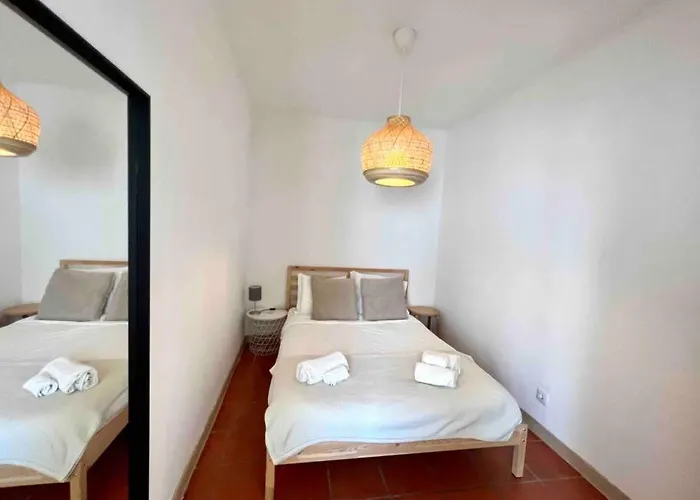Studio In Estoril Near Beach Walk In 3 Min