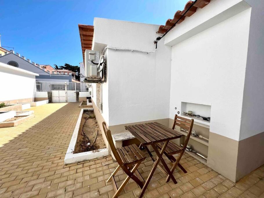 In Near Walk In 3 Min Apartment Estoril