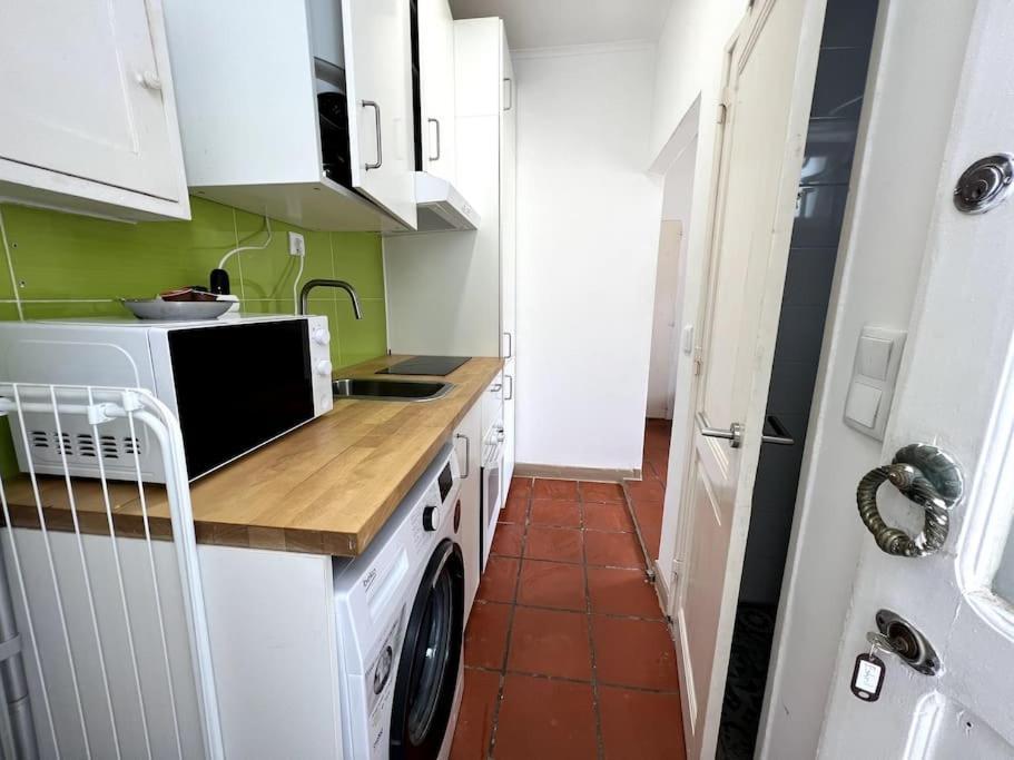 Apartment In Near Walk In 3 Min Estoril